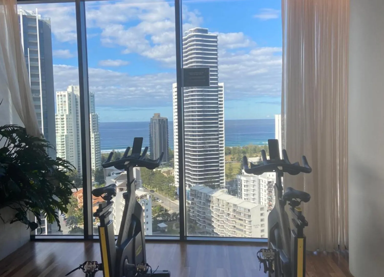 Luxury Casino Apartment In Broadbeach Island Guldkusten Australien